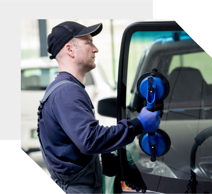 windshield replacement and emergency auto glass repair Etobicoke