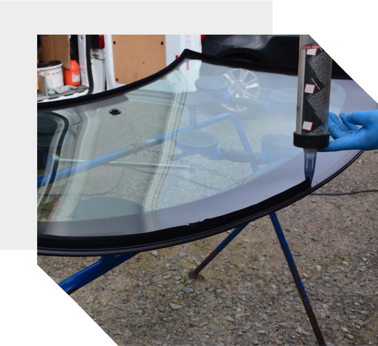 mobile auto glass repair and replacement Etobicoke